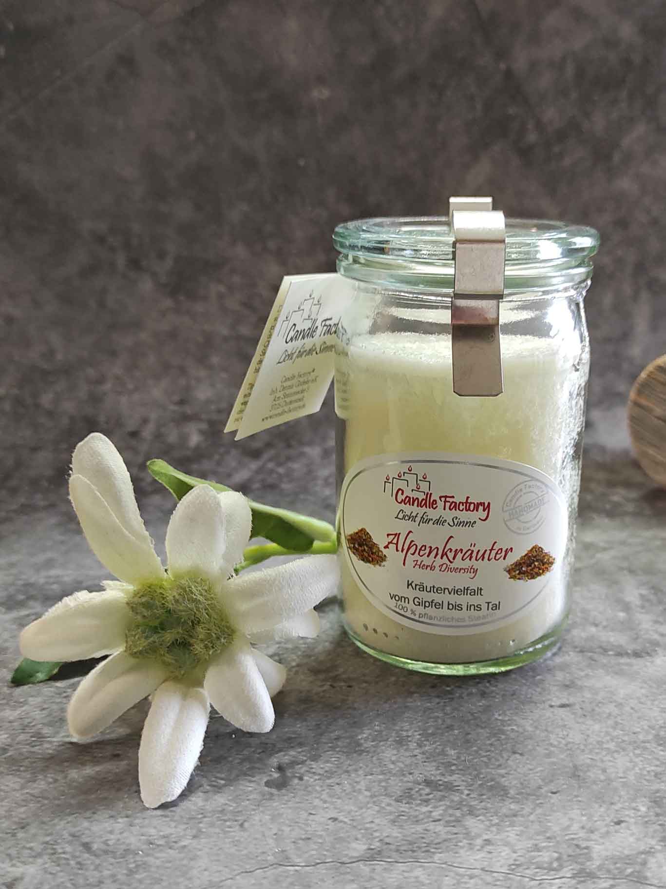 Baby-Jumbo Kerze von Candle Factory im Glas  mit Duft in tollen Farben 